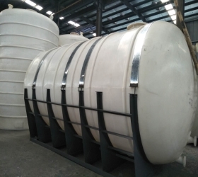 黑色塑料儲(chǔ)罐 滾塑儲(chǔ)罐價(jià)位